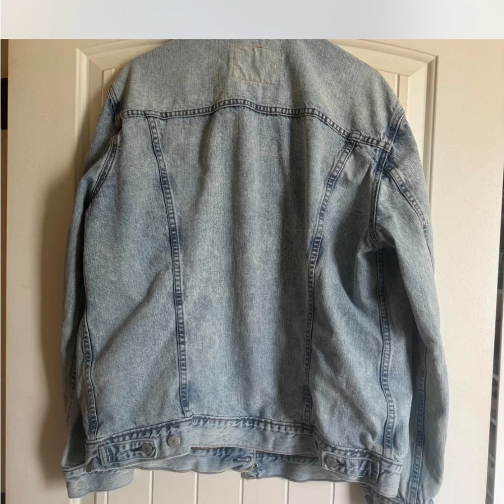 Levi’s 72334 Trucker Jacket XL Light Wash Denim Soft Broken-In Classic